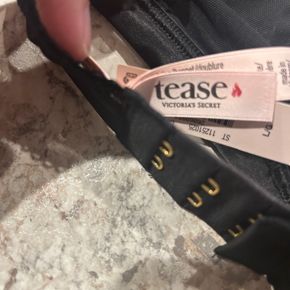 VS Black Spiderweb Bralette Black Nwt Large - Picture 7 of 10